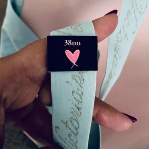 ✨BRAND NEW,NEVER WORN✨